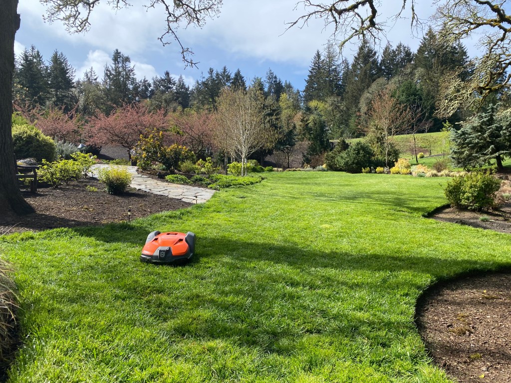 Husqvarna Automower 550 installed in Salem, Oregon